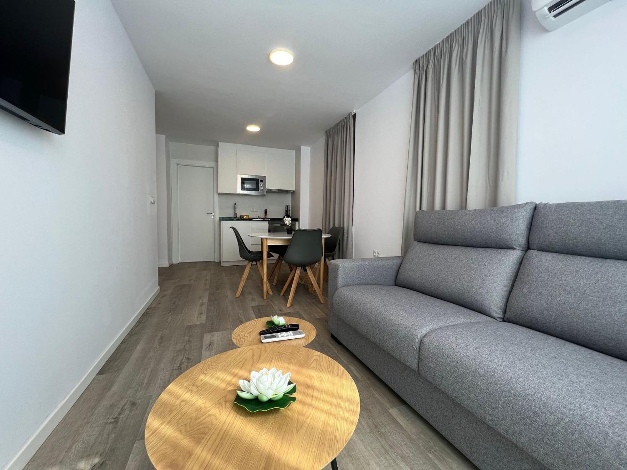 Apartamentos Aurea Pal 8 Y Gran Atenea Esperanto 5 ベニドルム エクステリア 写真